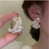 Fashion White Shell Flower Pearl Hoop Earrings for Women Korean Elegant Temperament Zircon Earrings Jewelry